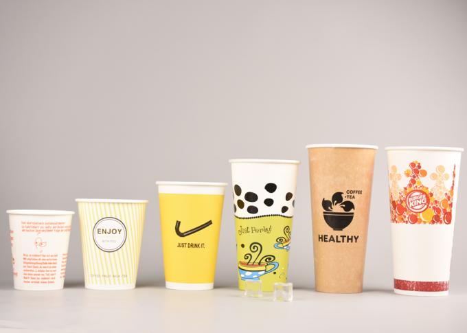 Il bello PE freddo delle tazze di carta della bevanda di logo ricoperto per caffè/cola, FDA LFGB ha elencato