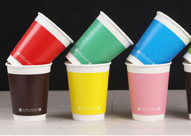 Porcellana Tazze eliminabili di carta bollate per caffè/tè/latte, tazze del Takeaway del caffè fabbrica